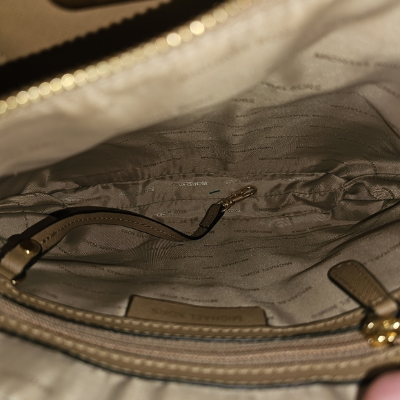 MICHAEL KORS EUC Mercer Large Saffiano Leather Tote Bag - Picture 10 of 13